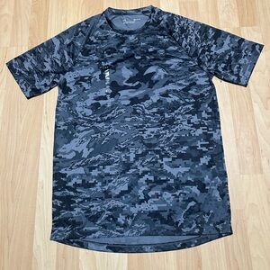 Under Armor Camouflage Short Sleeve Shirt